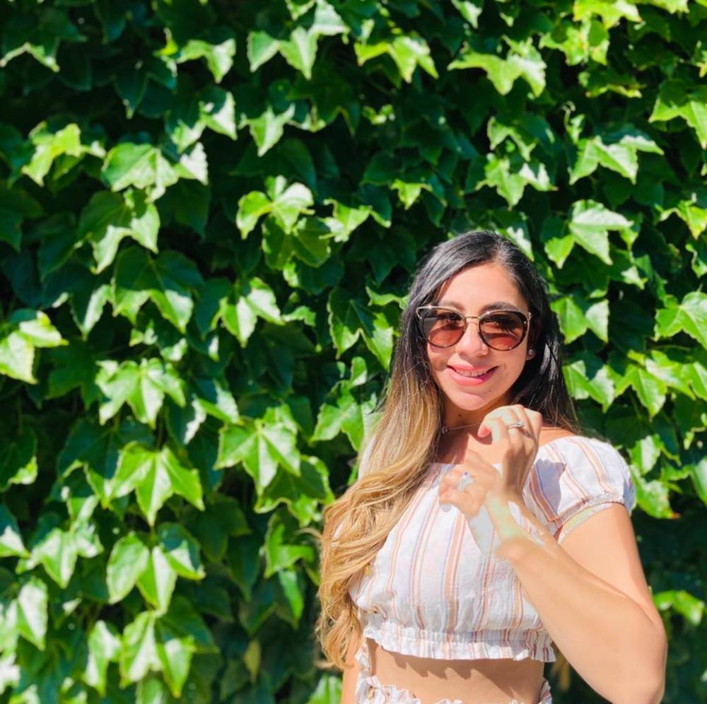 Meet your Posher, Iris